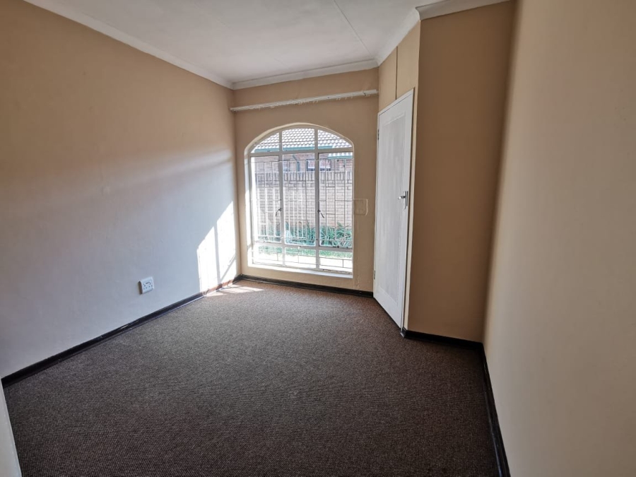 To Let 3 Bedroom Property for Rent in Dassie Rand North West